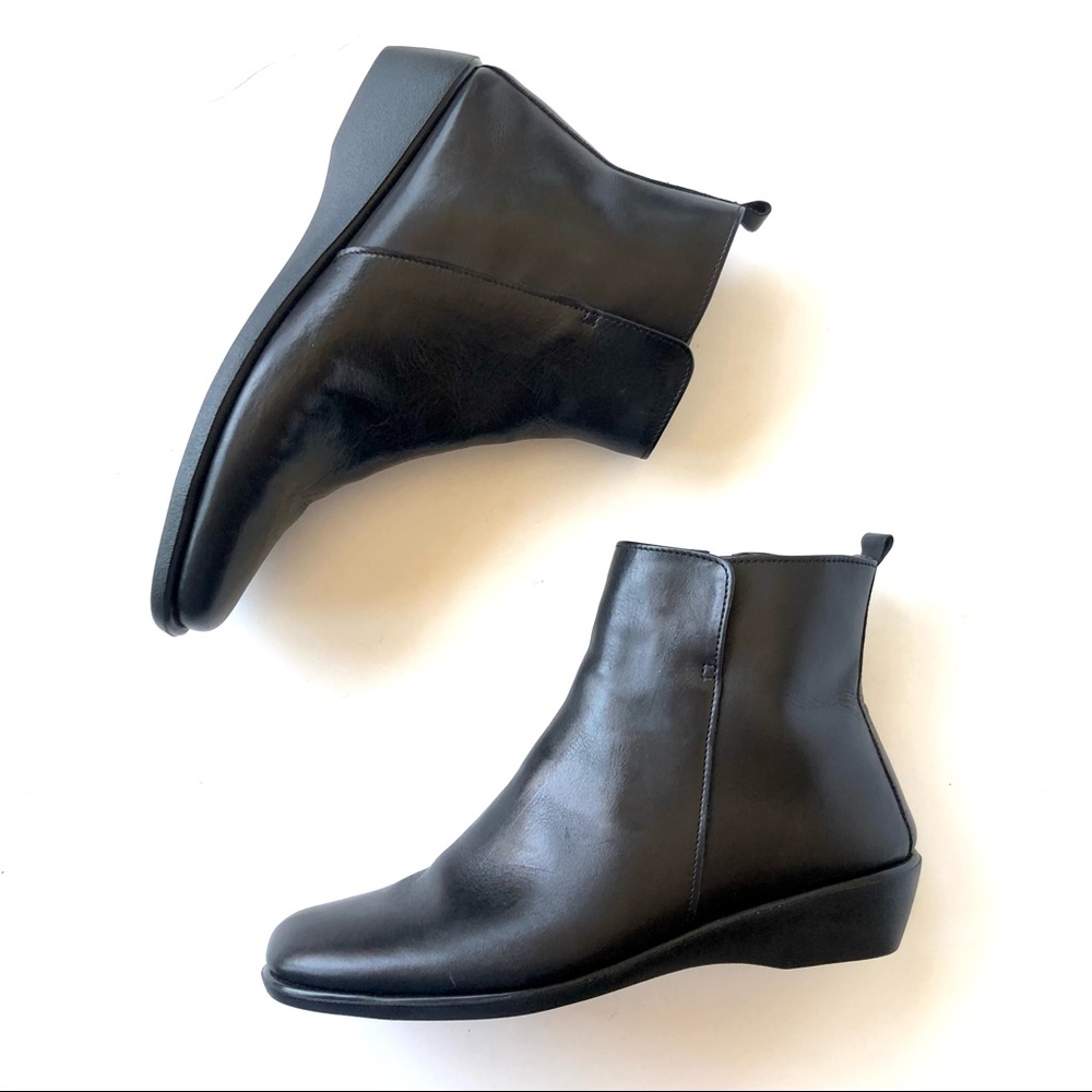 THE FLEXX Black Ankle Booties size 9.5